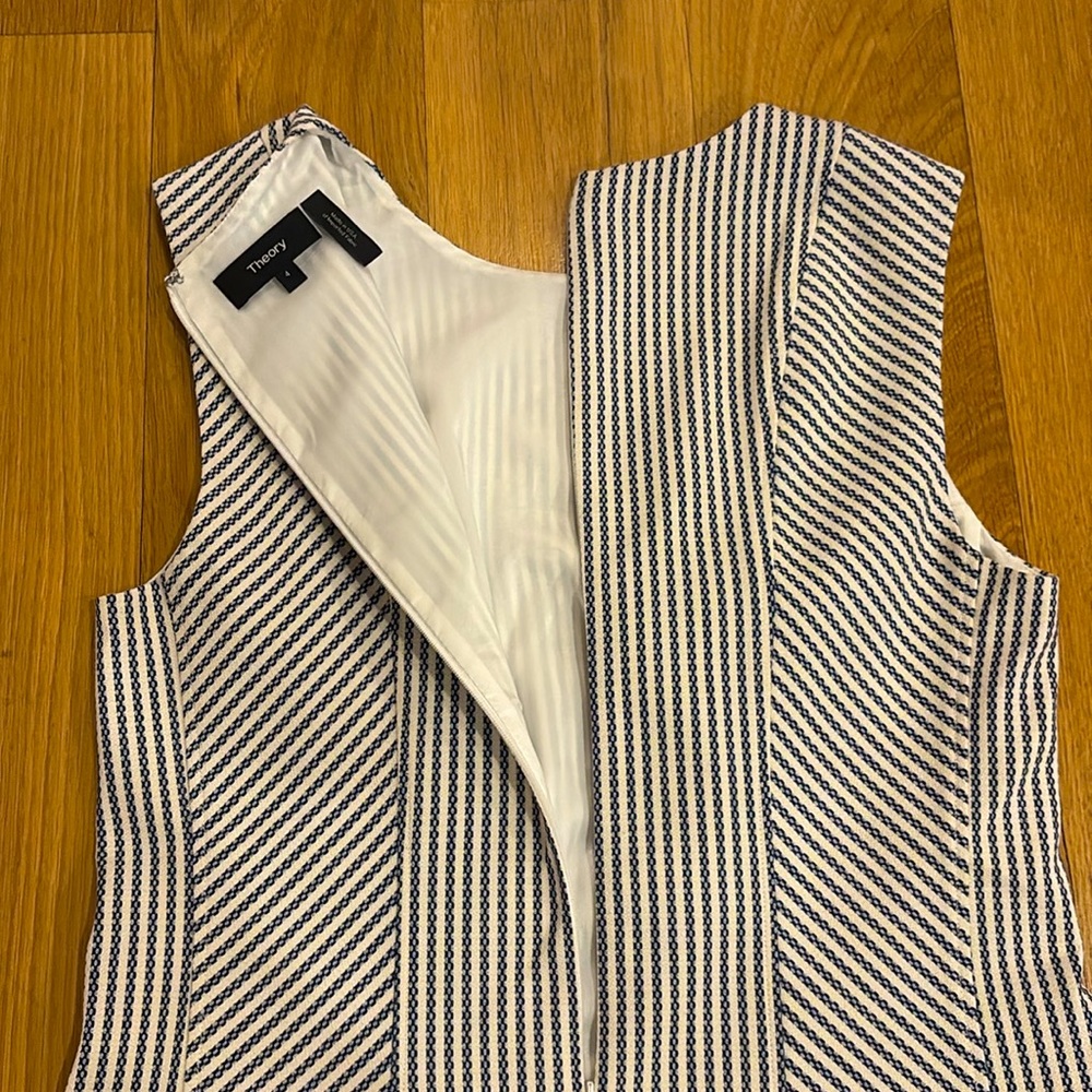 Theory knee-length blue and white striped dresss, size 4